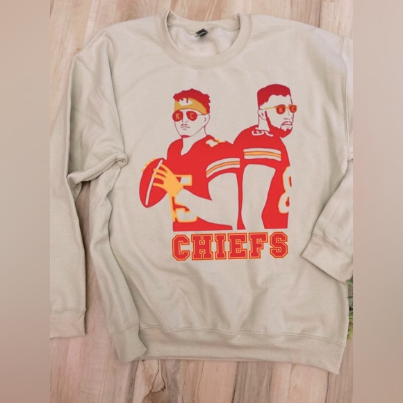 New Kansas City Chiefs Sweatshirt - Picture 2 of 4
